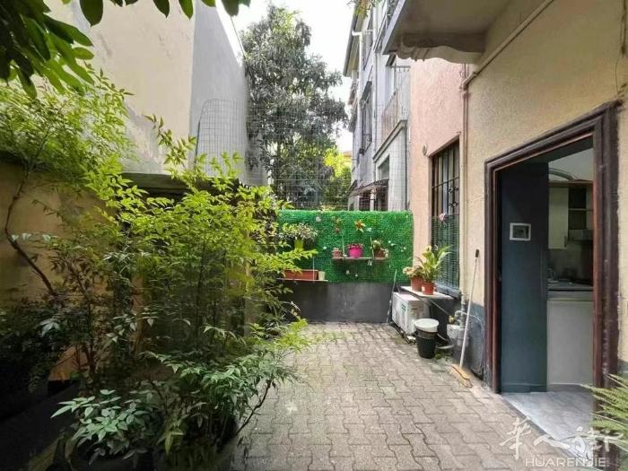 红线precotto 步行5分钟，一室一厅出租！地址：via privata l