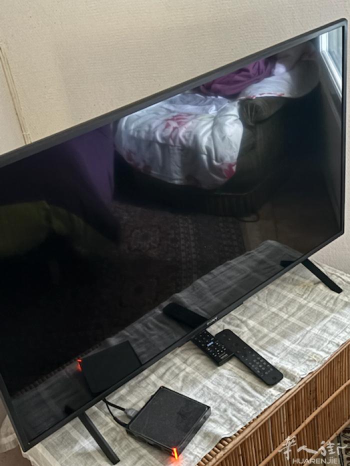 Sony smart TV 智能電視. 買了兩個月, 準備回國.