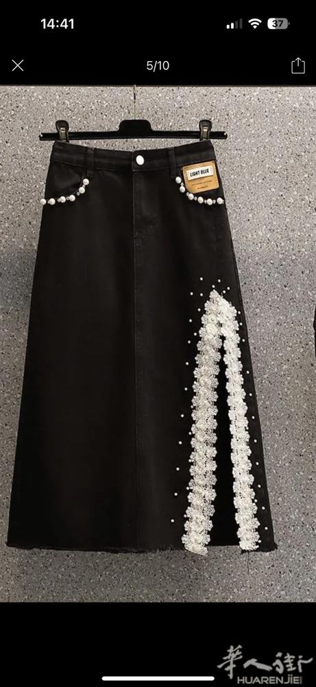 裙子中国带出来买太小了。适合 53 公斤内女生。。电话没接。发信息回复谢谢