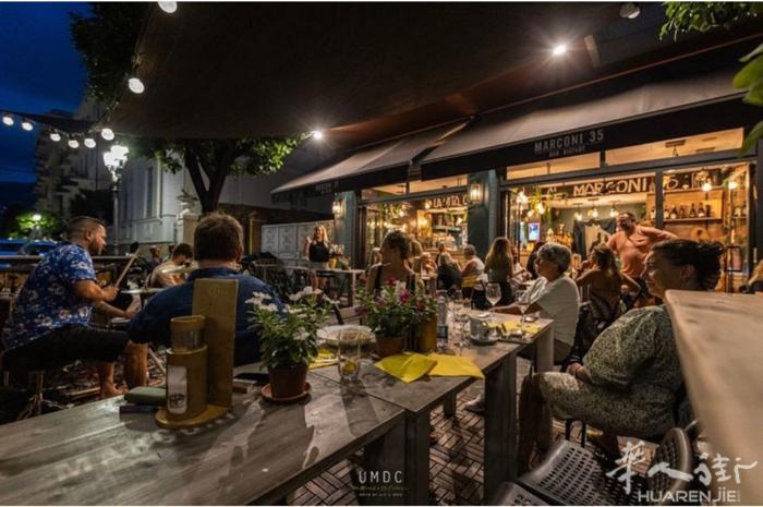 Alassio 市中心酒吧转让 房租1500，tipologia 2，有做调酒，