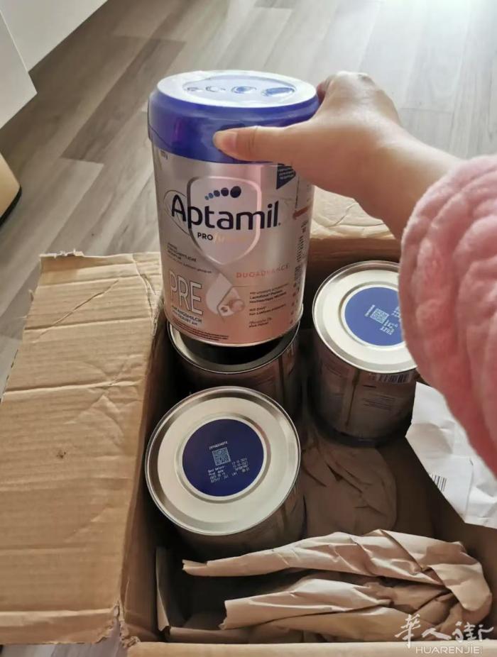 Aptamil奶粉批发 老人也可以喝营养好 10一瓶一箱6瓶