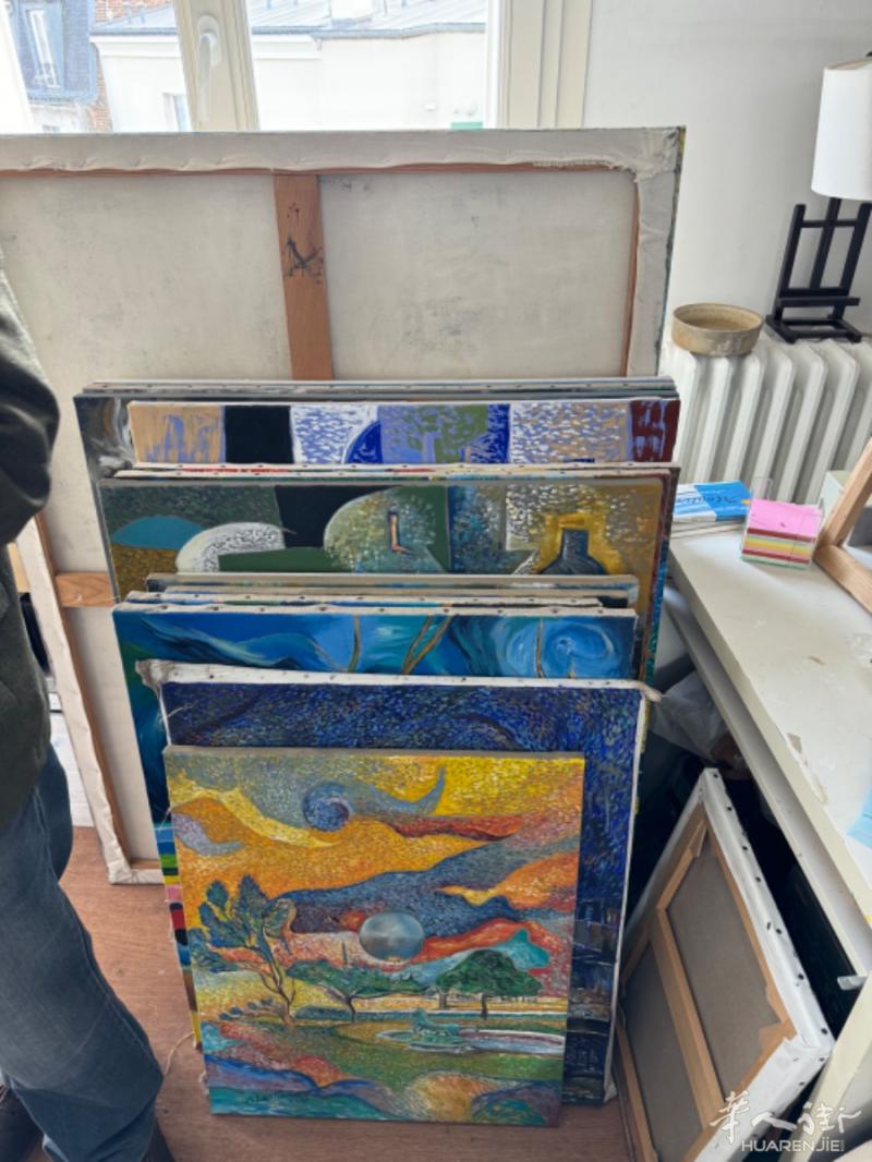 想请人帮忙打包油画， 请联系我。