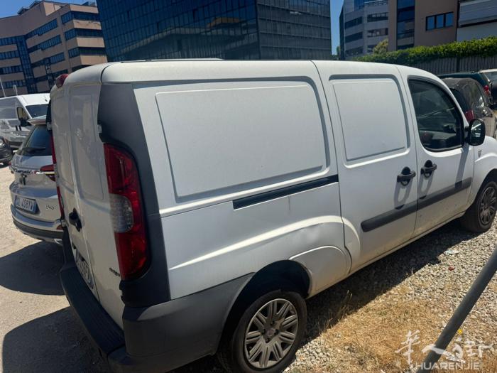 Fiat doblo maxi  柴油1.3 200.000公里 年份2009