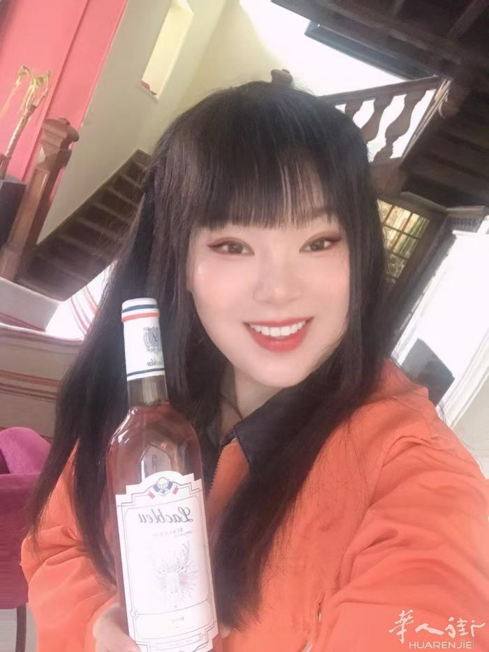 七月大吉 希望我们都好运，快乐，健康，有钱，好好生活，希望在不声不响的日子里，换