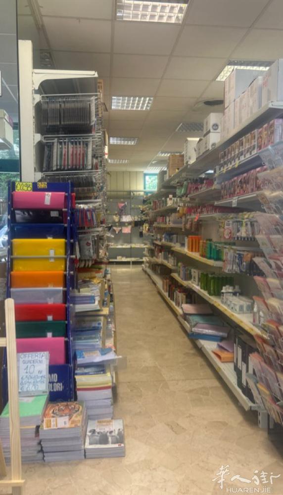 百货店125平方倒货，有意请联系3758899316