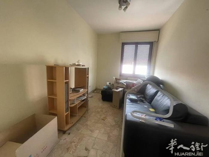 bagnolo出租两房一厅一厨房 房租900 家具配有厨房一套