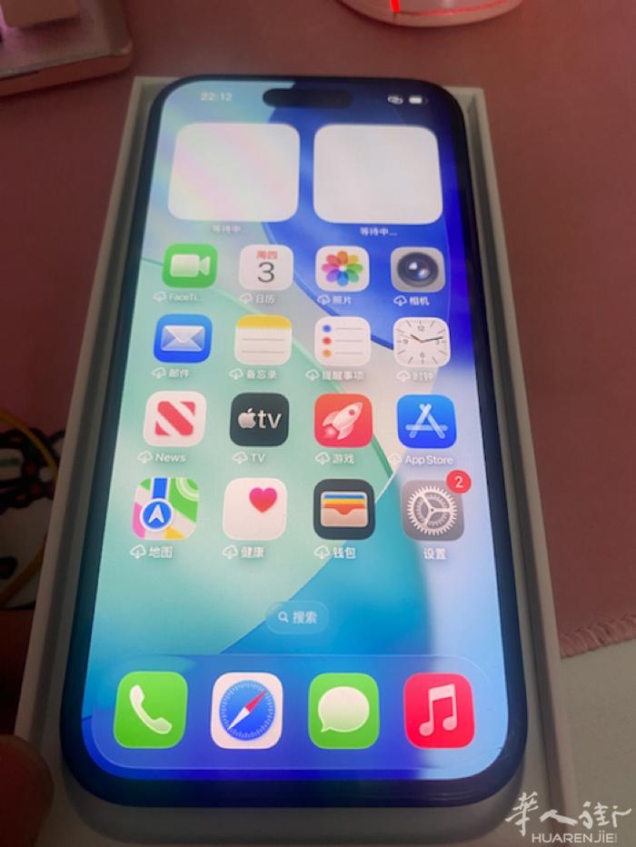 准新苹果16 128 黑色 10天使用 640€