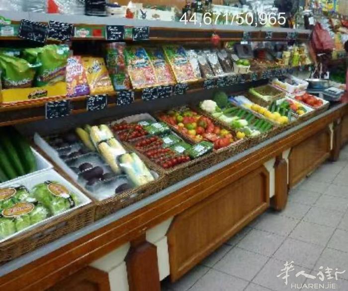 ＊小巴黎 水果店铺出售生意兴隆 ＊店面宽度6 ／7米左右，积约70平方米，门口有
