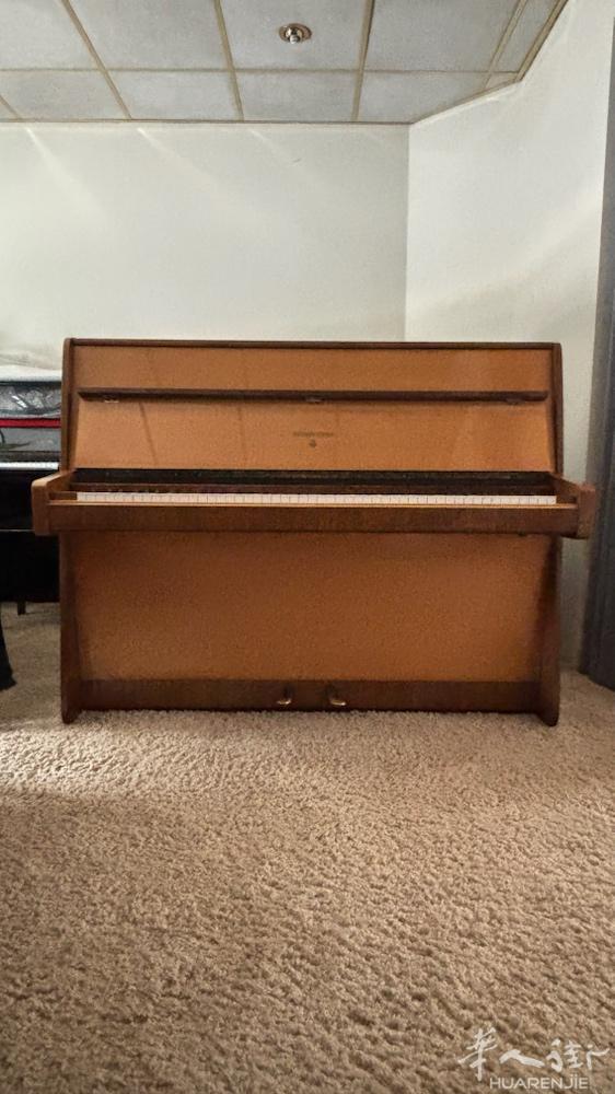 Steinway Z114. 已经调音保养好，包送货上门