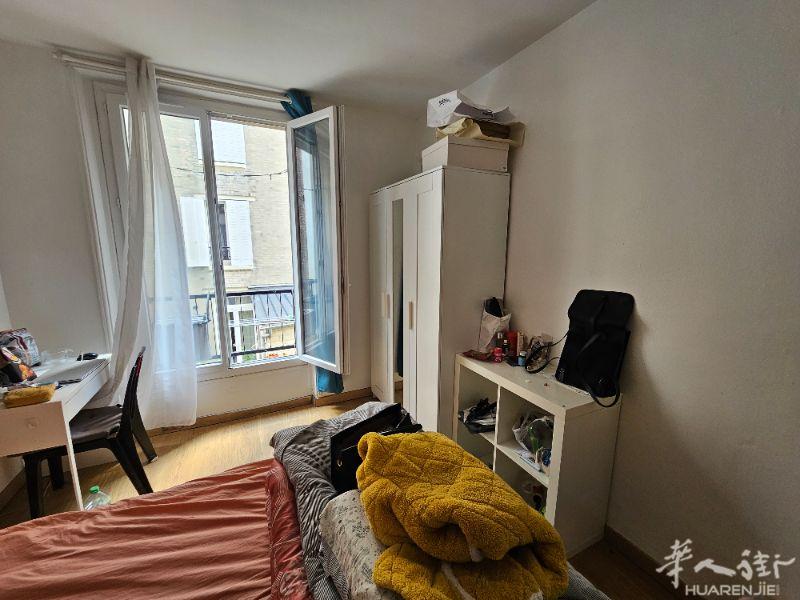 🔵19区Crimée 公寓出租，2卧1厅，总面积40m² 法国1楼，地铁7号 Corentin Cariou （crimee下一站）步行2分钟即到。 两道密码锁🔒，新装修。到冰箱，微波炉，洗衣机，衣柜，每个卧室都有一张双人床，拎包入住！ 房间租金600€ 含charges。正规合同，可申请最高房补。 可整租也可以分租。即日起租 ‼️请短信联系，谢谢！
