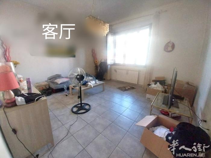 出售罗马路Grignano已翻新三层227平米联排别墅，带阁楼和院子,已分为两套