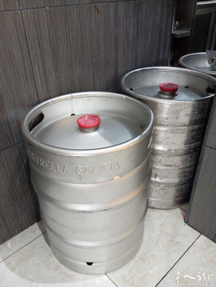 2个新barril de cerveza estrella Galicia 15