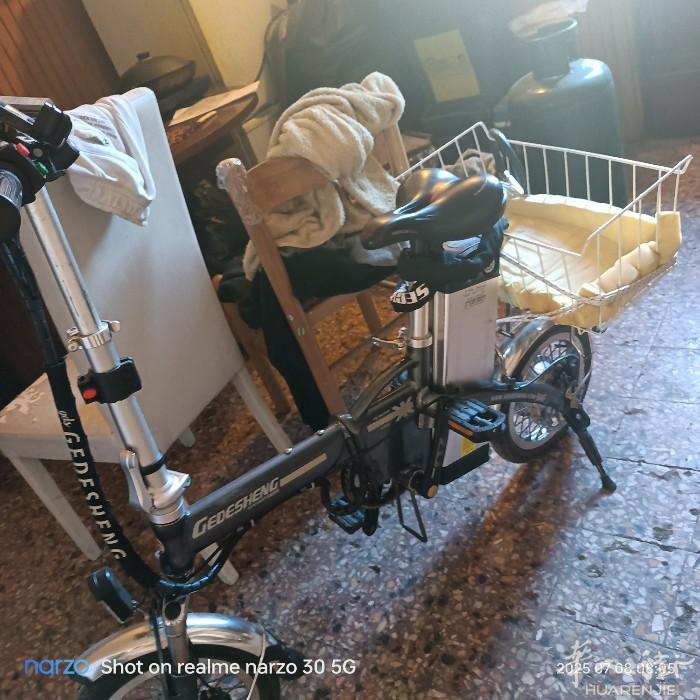 因回国卖全自动48V，25A，可行50公里，三个挡位，二挡和三挡可开45码，有手