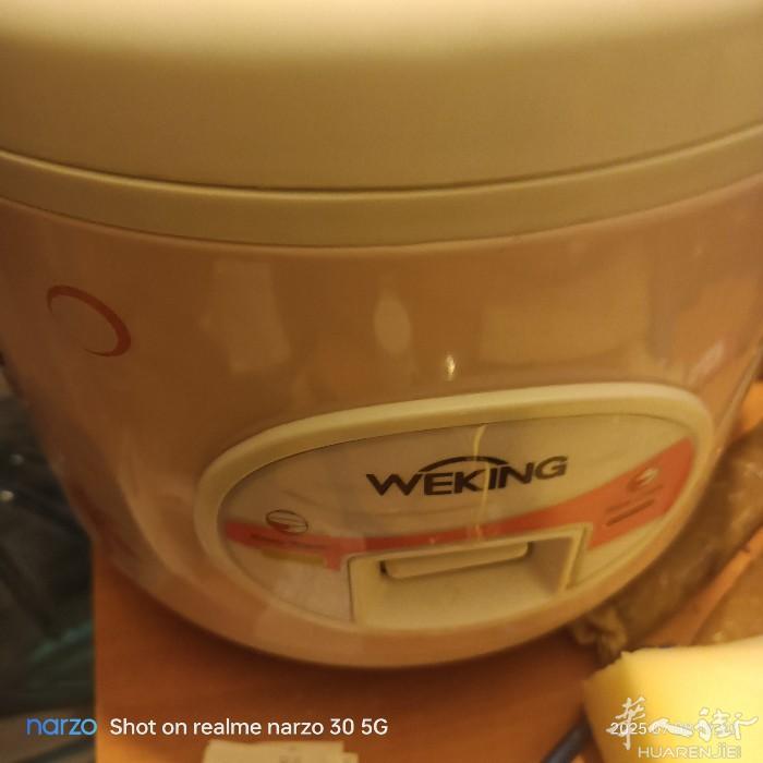 电饭锅一个买的时候35，现在10€，电热水壶和保温杯都是大号的两样10€，有一个