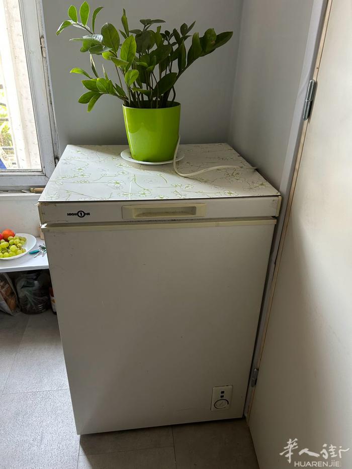 19区小巴黎地铁5 号线  porte de pantin  出冰箱50欧 ☎