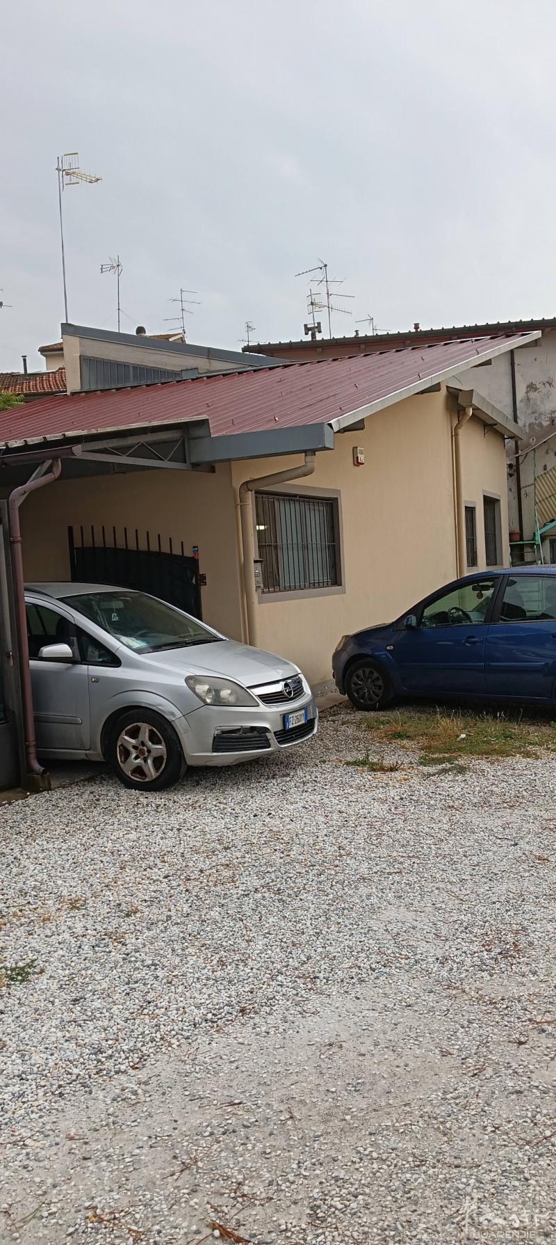 pisitoiese800号边上有一小型工厂带住家