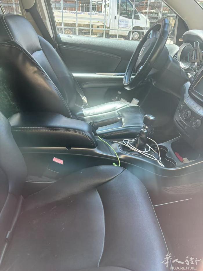 罗马 一辆7 座的 车 多出来了，状况良好，低价出售 联系电话📞3804644