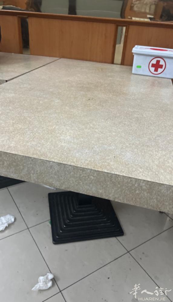 ，餐馆出售2手桌子