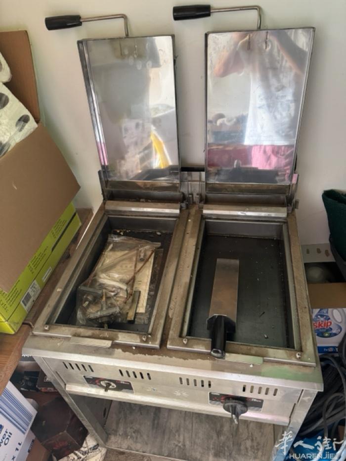 转让全新没用过煎饺子机， 要接煤气。因为搬家没地方放， 特转让。