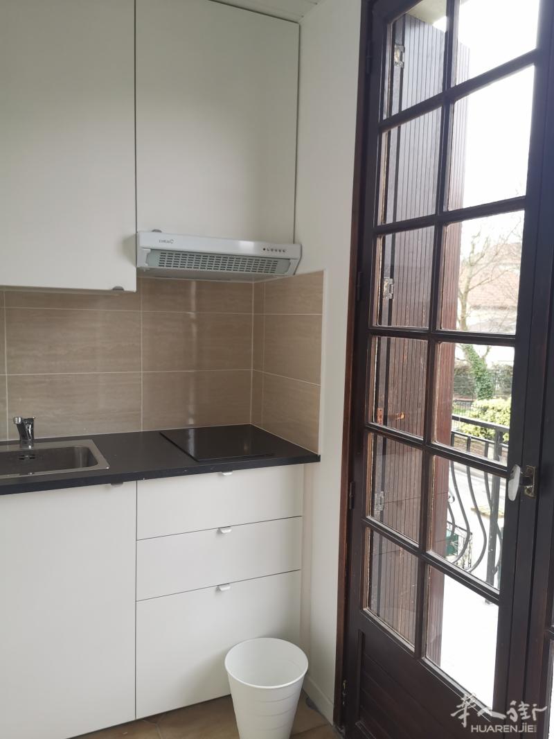 （已出租）94省,Villejuif(94800) (ID：182667) 16平的 studio  房间数1  卧室数1  有家具