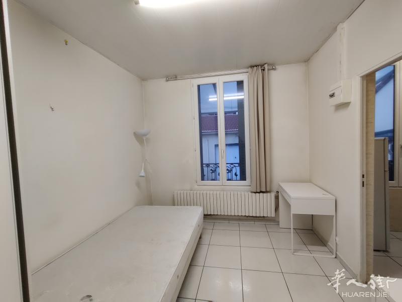 94省,Villejuif（94800） (ID：184231) 25平的 studio  房间数1  卧室数1  家具齐全