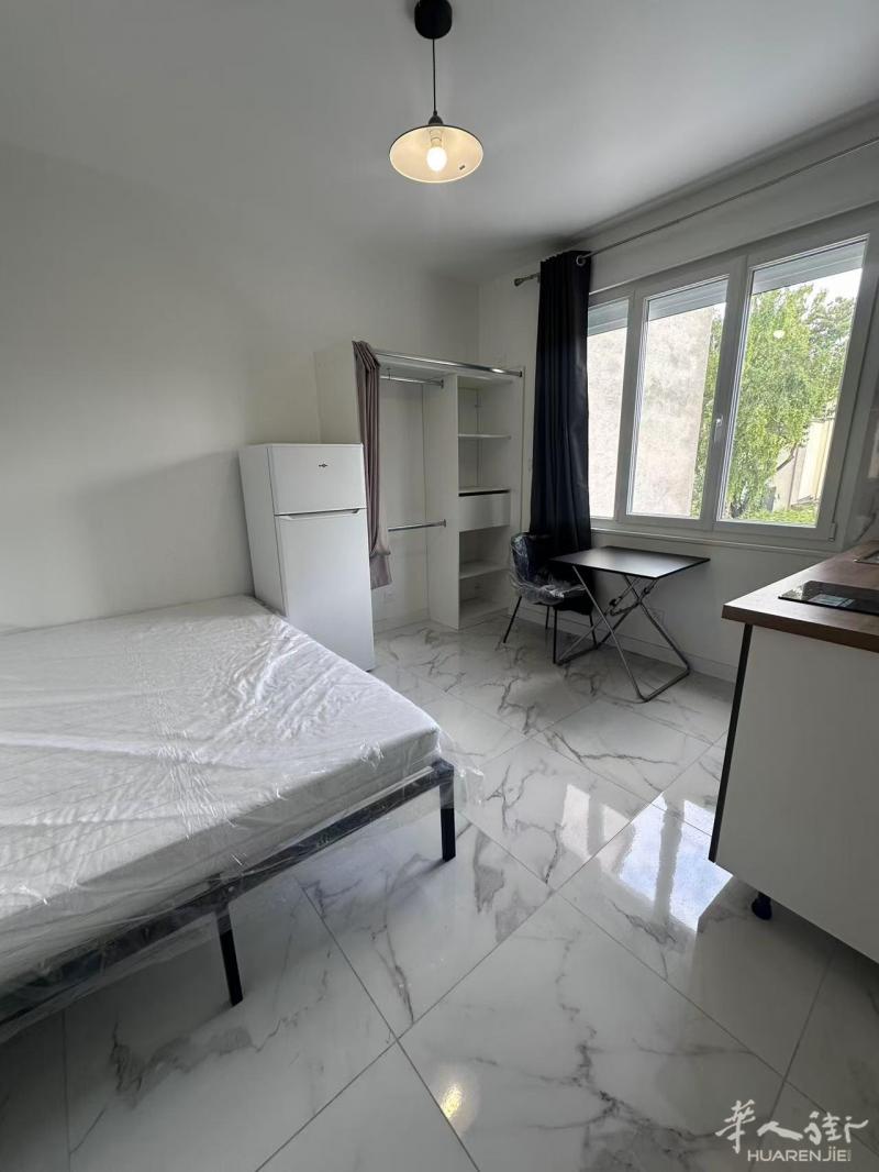 94省,Vitry-sur-Seine（94400） (ID：205631) 13平的 studio    卧室数1  有家具