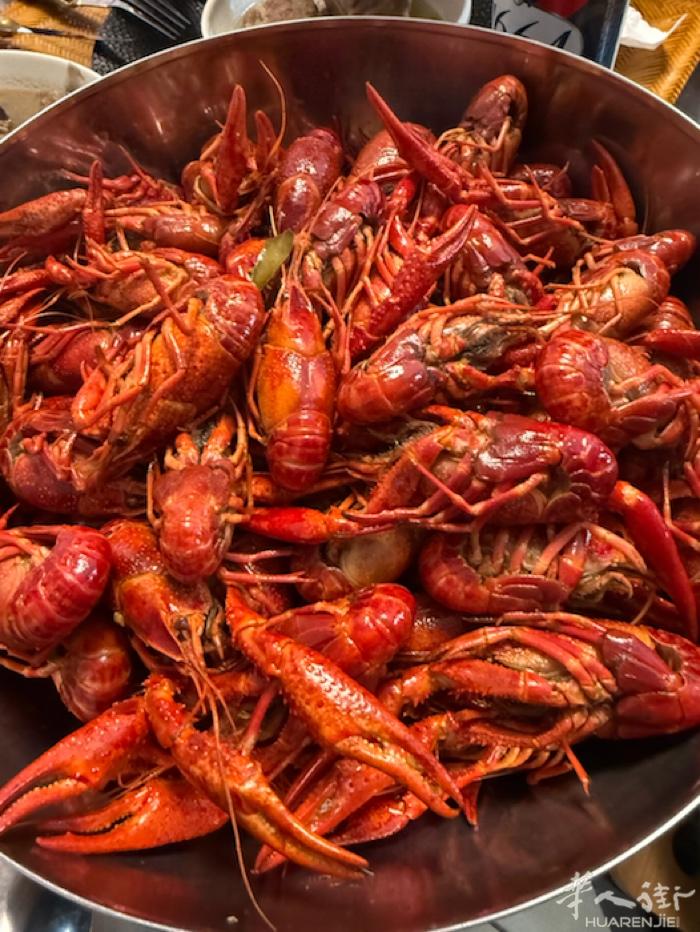 坐标十三区，每天现捉的小龙虾🦞欢迎老乡们预定