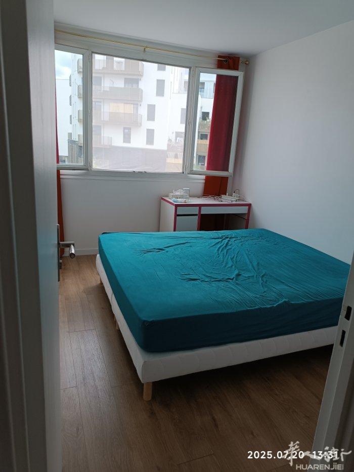 地铁13号黄线Gabriel péri站，92230 Gennevilliers