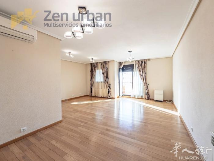 Seseña新开发区小区房出售！高入住率！07年建半新130平4房3卫带阳台！7