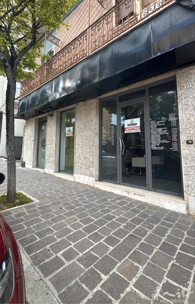 罗马附近城市出租店面150mq 房租€1200  联系号码3791232980