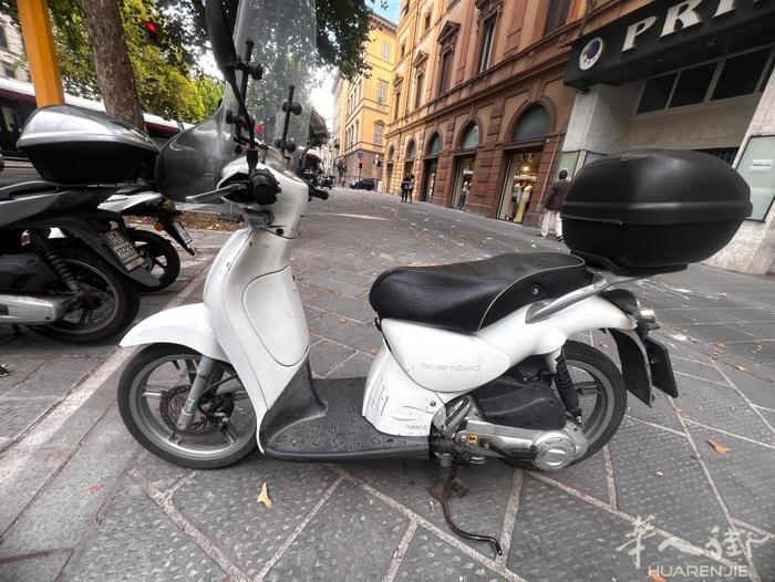 出售二手摩托车🛵  出售 Piaggio Scarabeo 100cc 摩托车