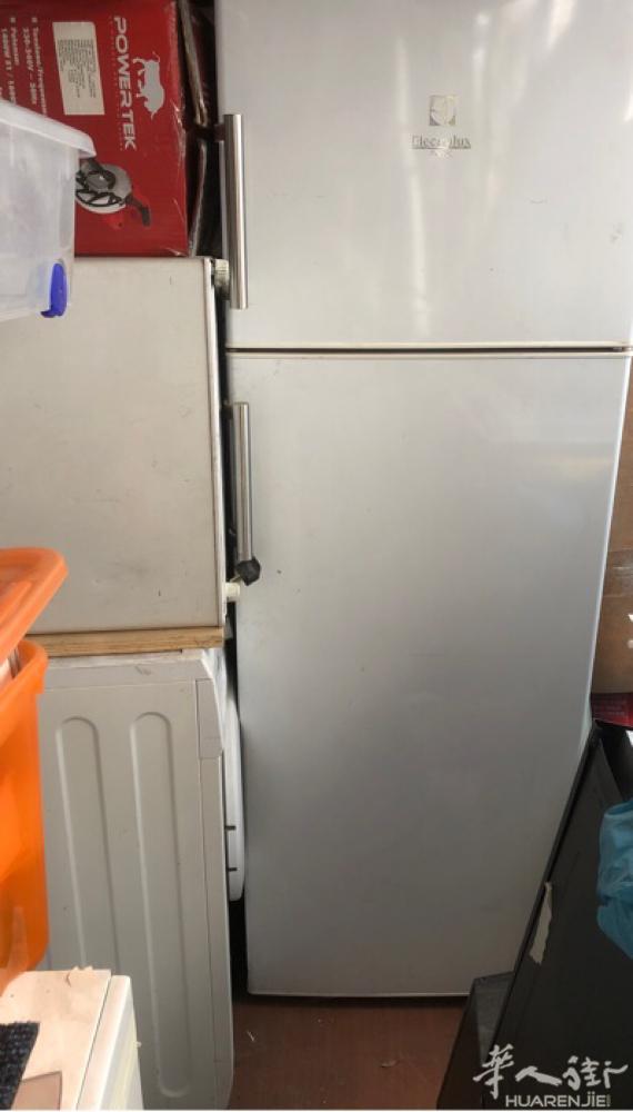 家用冰箱洗衣机二手€ 100 一个