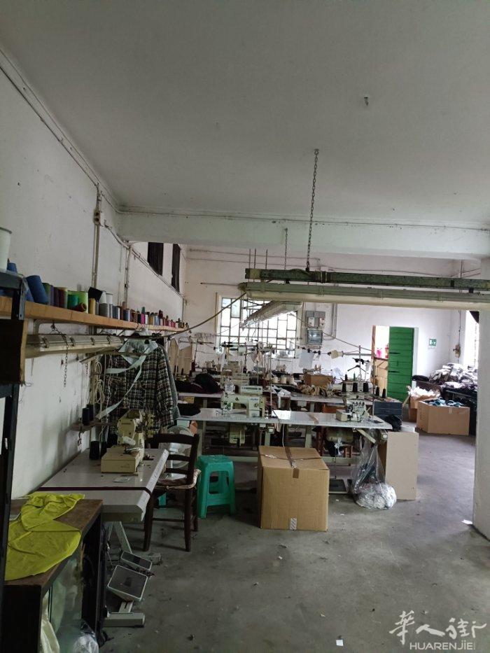 曼托瓦附近地区布衣工场转让，楼上住家楼下工场房租1100，工厂在Goltoj交通