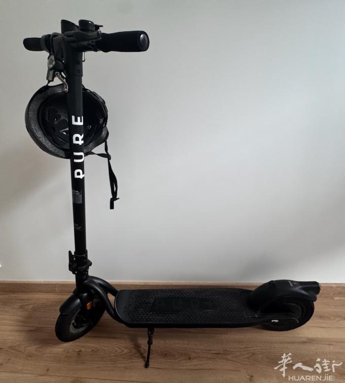 出一台滑板车，原价买过来569欧，现在280出，有需要可联系：069853181