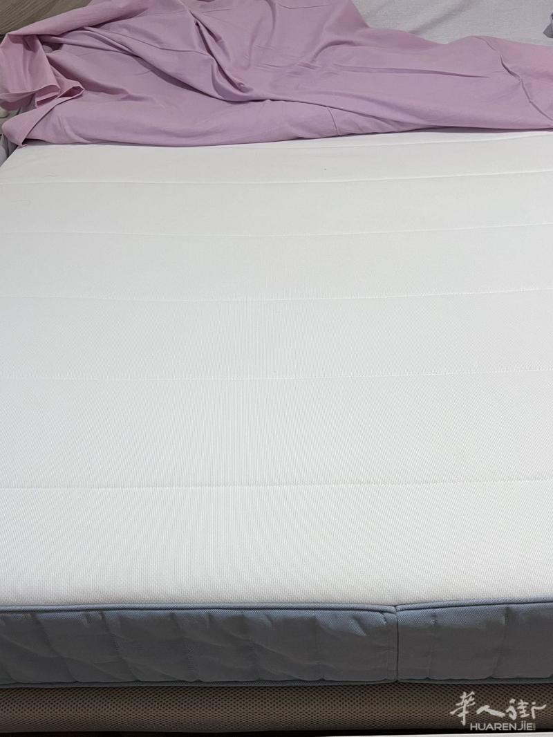 出几乎全新ikea 床垫，偏硬挺的150宽（自取）