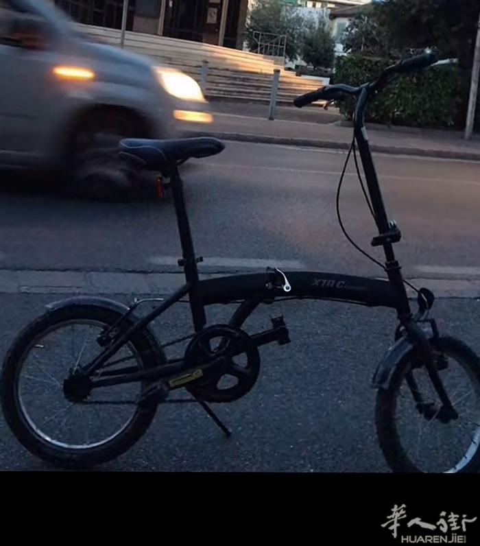 有两辆二手的可折叠自行车，大人小孩都可以骑的，单辆也可以出。