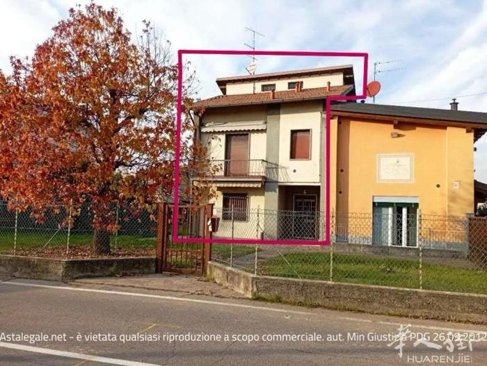 【拍卖房】Fino Mornasco, Como 出售独立住宅  2 室 2 卫