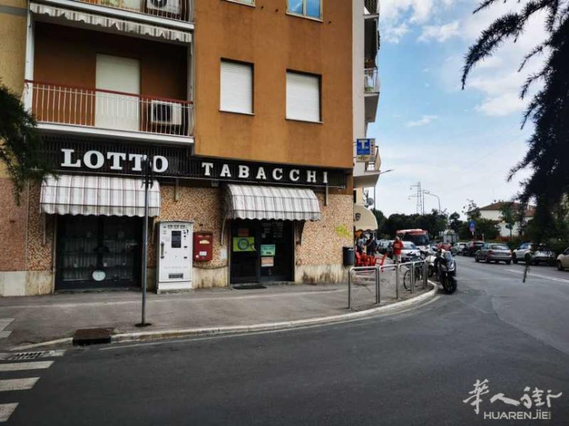 VENDO una delle tabaccher