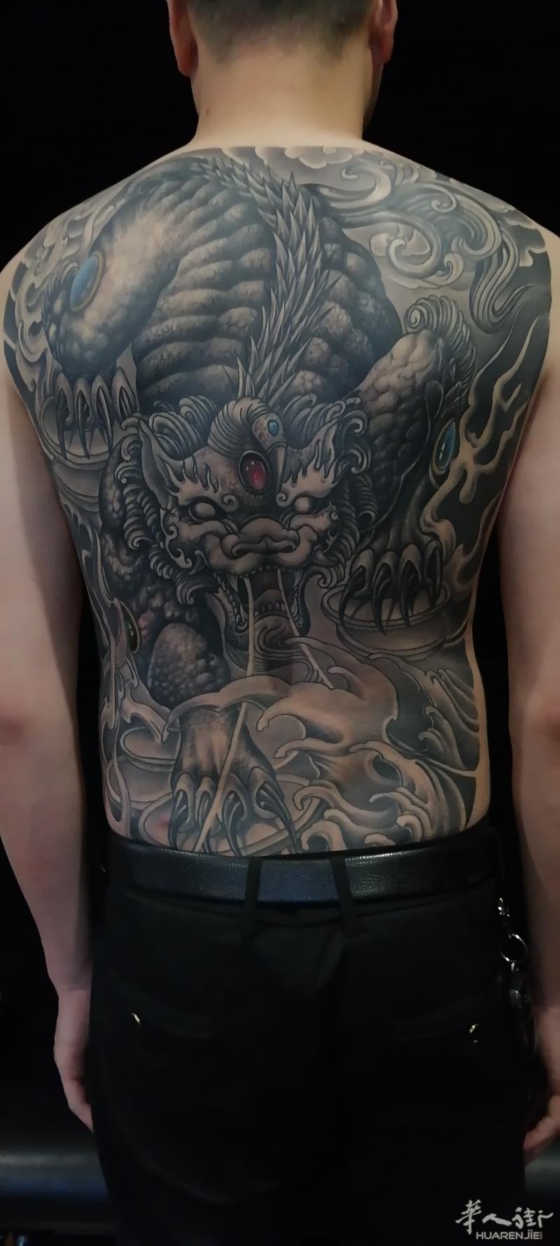 本人纹身师，工作经验十年，没有拘留，有这方面想合作