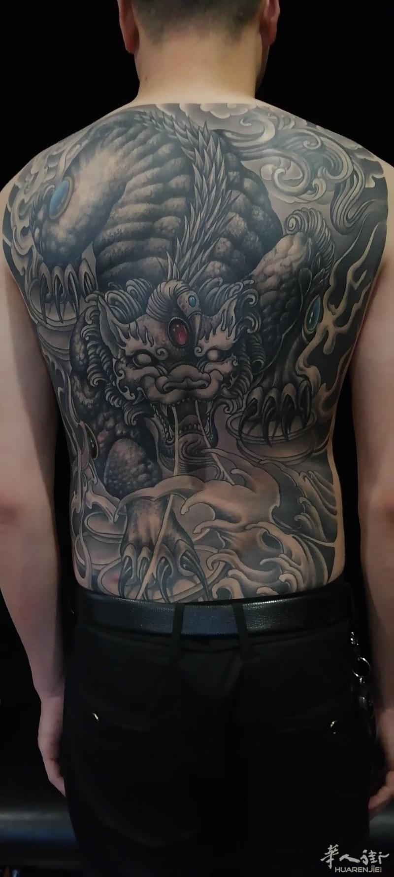 本人纹身师，工作经验十年，有这方面店铺和老板想合作