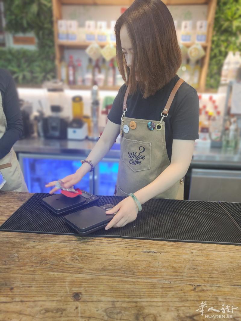 招聘咖啡师（柏林市区)

☕ 全职/兼职，要求能熟