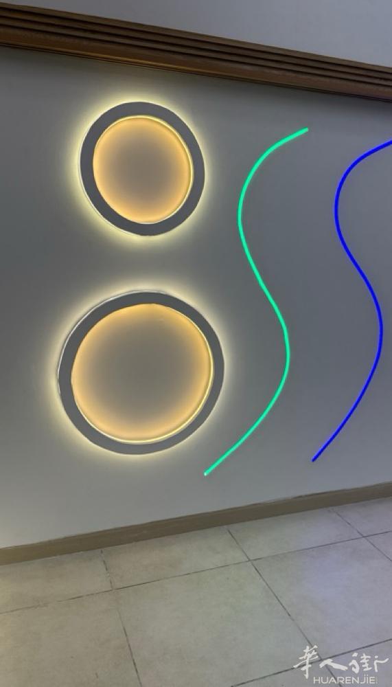 百货店招infon小哥哥，cassa小姐姐，Napoli附近