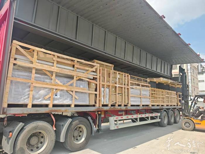 欧洲创业开餐馆，低成本采购桌椅设备  国际物流为餐馆桌椅设备从中国寄往欧洲提供超