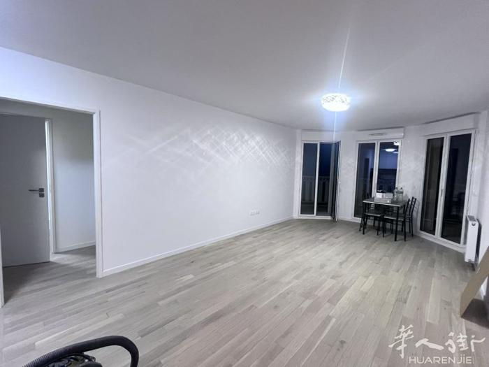 【房东直租】12区旁边maison alfort 8号线地铁2房一厅出租