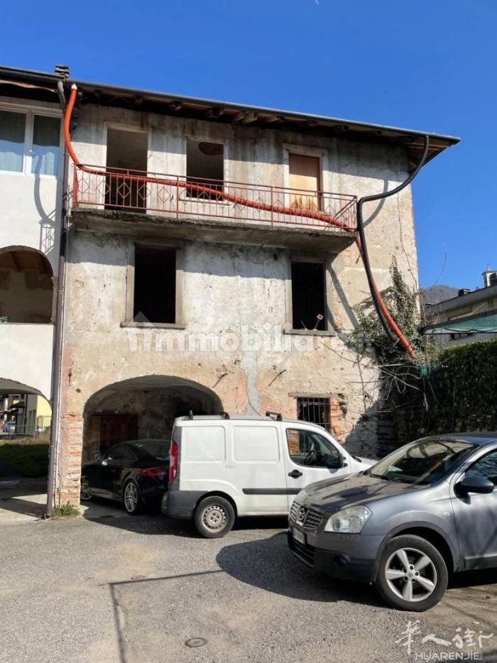 Pradalunga出售联排独栋住宅 - 可改建为两套公寓  位于意大利Prad