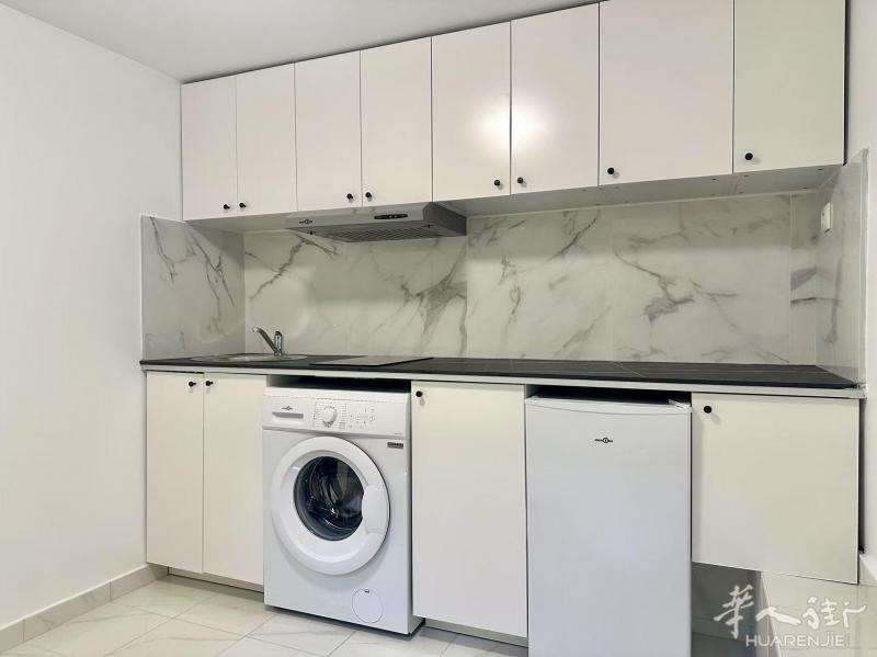 94省,Villejuif(94800) (ID：205475) 20平的 studio  房间数1  卧室数1  有家具