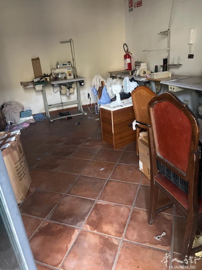san giusto 有俩组机器可以搭铺，都是独立单间，拿货方便，住家一分钟联系
