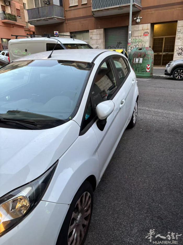 Ford Fiesta出售，15万公里，柴油，手动挡，发动机没任何问题，外观有一