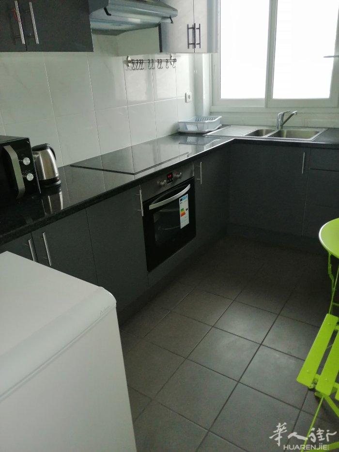 大巴黎94省villejuif 新装修两房一厅，出租其中一间房，家里只住我一人，
