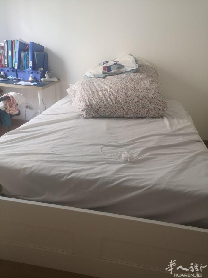 房屋出租 只限女生 本人住的 屋里没有男生 房屋干净 想找一个合适的租户 位置在